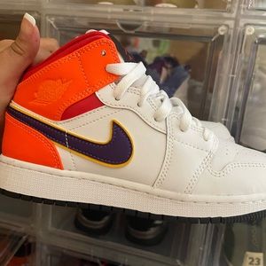 Retro 1 Mid used once no box